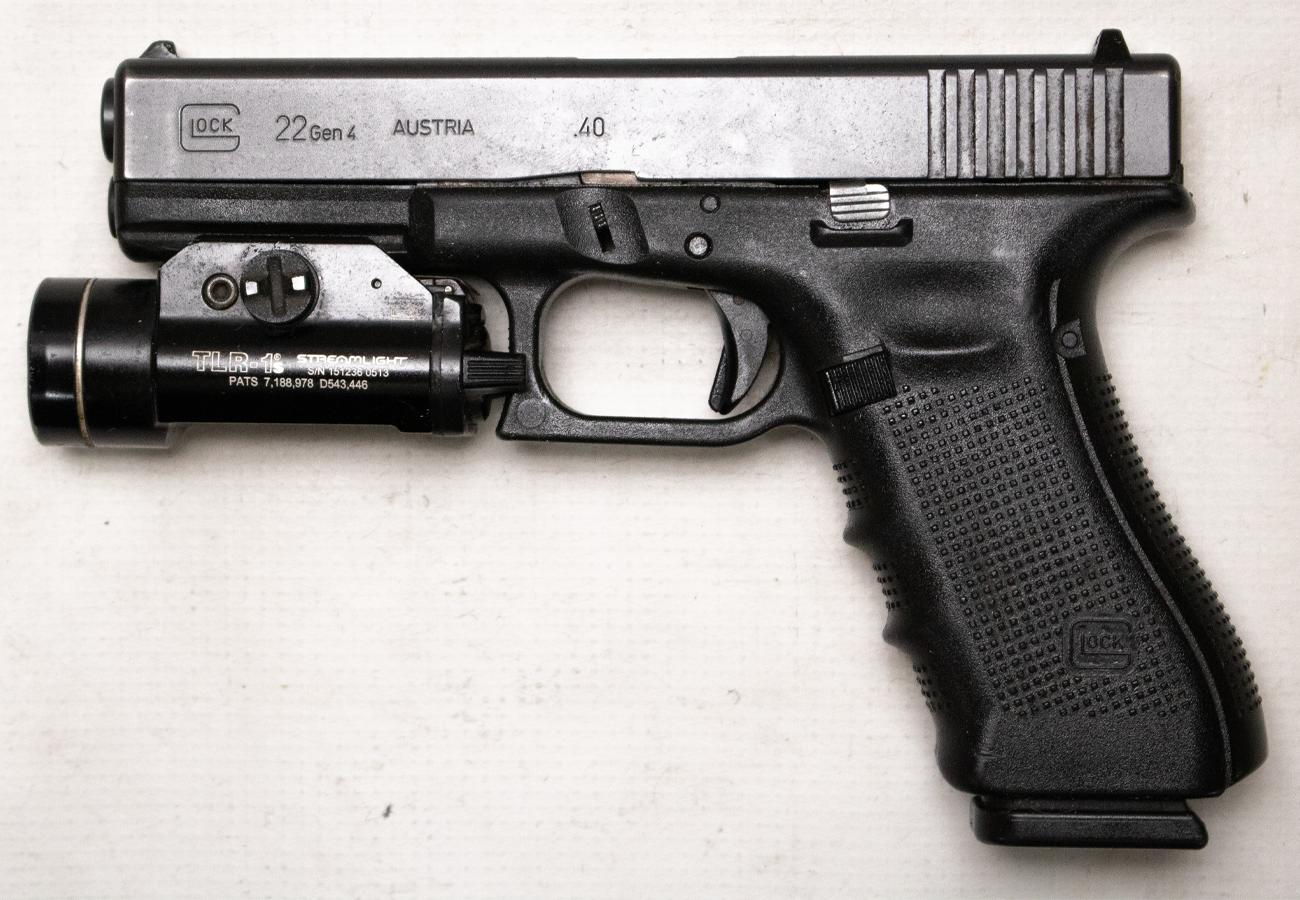 GLOCK 22 Gen4 40 S&W Police Trade-in Pistol with TLR-1s Weapon Light